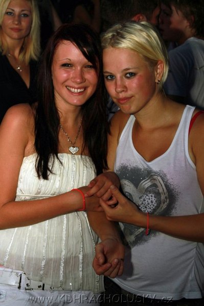 DJane_Elite_2K10_Skumi_034.JPG