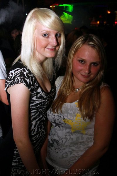 DJane_Elite_2K10_Skumi_114.JPG